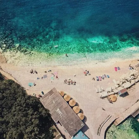 Oasis In Pjescana Uvala, 2 Min From The Sea Pula