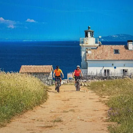 Oasis In Pjescana Uvala, 2 Min From The Sea Pula