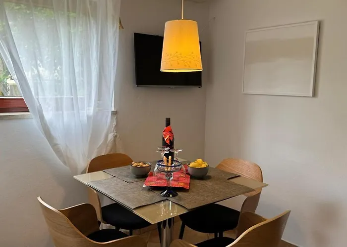 Oasis In Pjescana Uvala, 2 Min From The Sea Pula