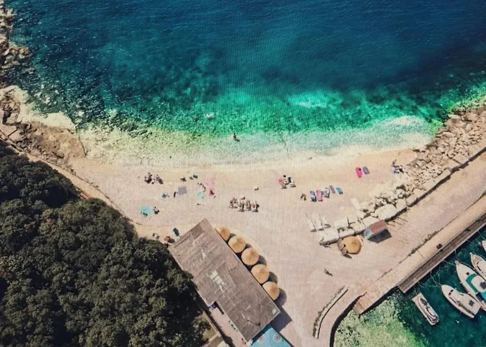 Oasis In Pjescana Uvala, 2 Min From The Sea Pula