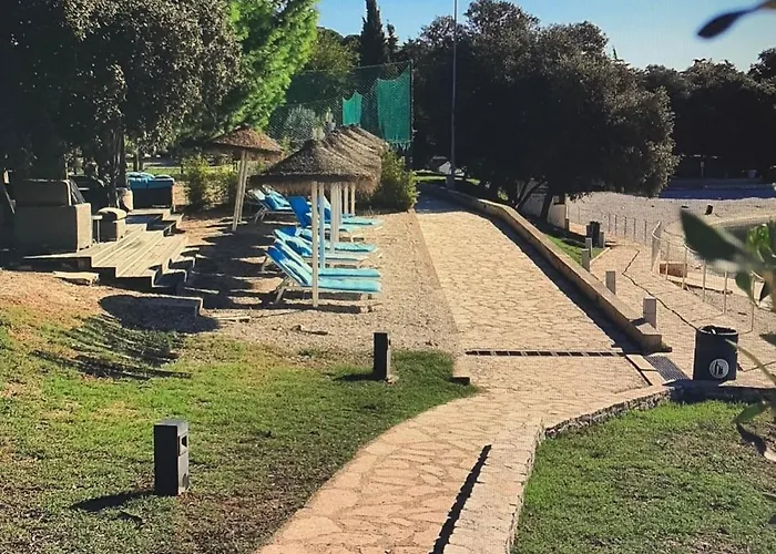 Oasis In Pjescana Uvala, 2 Min From The Sea Pula