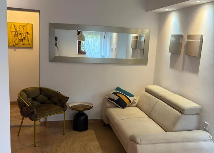 Oasis In Pjescana Uvala, 2 Min From The Sea Pula